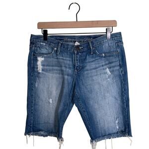 ABERCROMBIE AND FITCH distressed Bermuda Raw hem denim shorts 8
